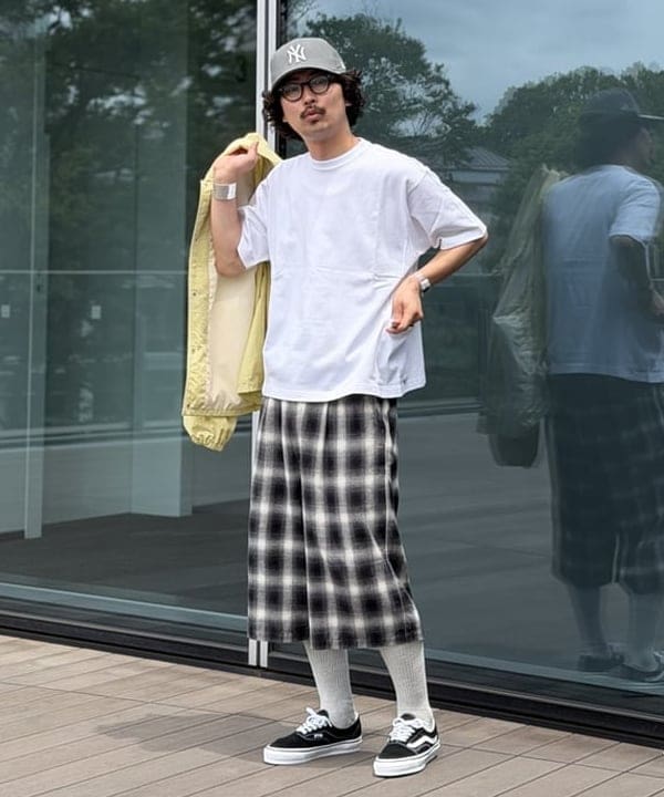 BAKU(東江 漠)さんの「BEAMS WOMEN｜サイドポケット Tシャツ【ワイドフィット】」を使ったコーディネート