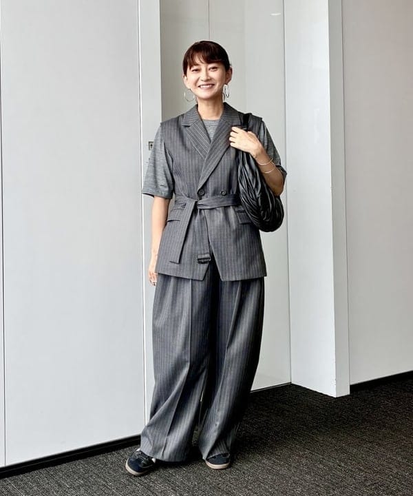 桑原 ふみさんの「BEAMS WOMEN｜エディター東原妙子 &times; Demi-Luxe BEAMS / ウォッシャブルウール ジレ」を使ったコーディネート