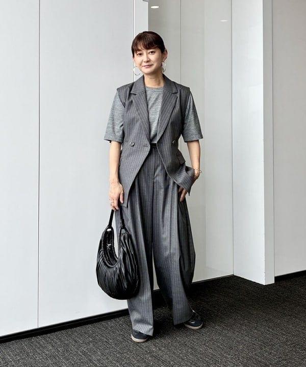 桑原 ふみさんの「BEAMS WOMEN｜エディター東原妙子 &times; Demi-Luxe BEAMS / ウォッシャブルウール ジレ」を使ったコーディネート