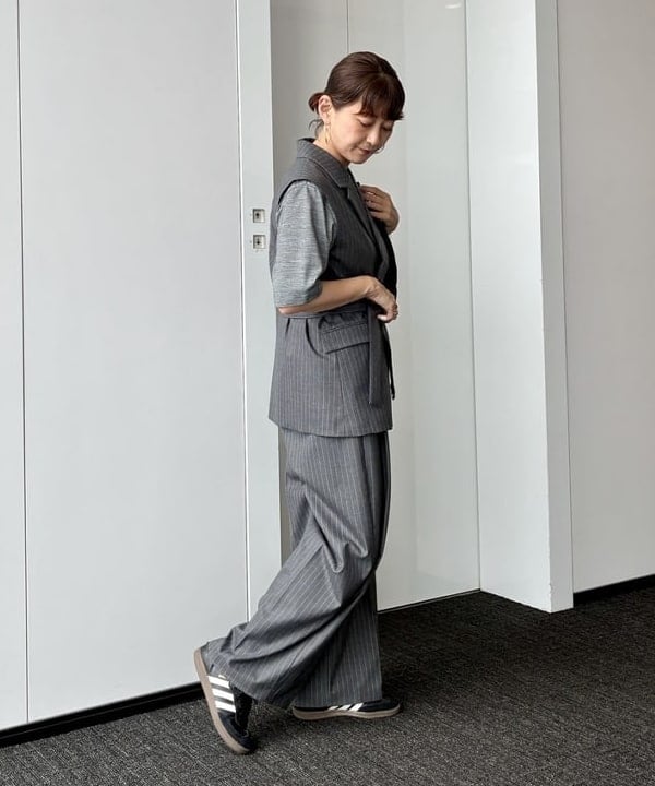 桑原 ふみさんの「BEAMS WOMEN｜エディター東原妙子 &times; Demi-Luxe BEAMS / ウォッシャブルウール ジレ」を使ったコーディネート