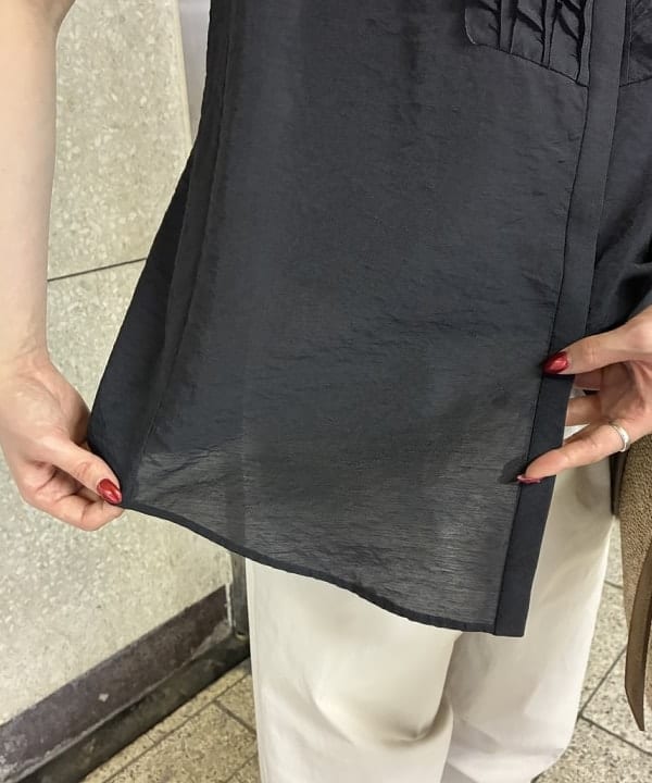 中平 あみさんの「BEAMS WOMEN｜レーヨンリネン フリルヨーク ブラウス」を使ったコーディネート
