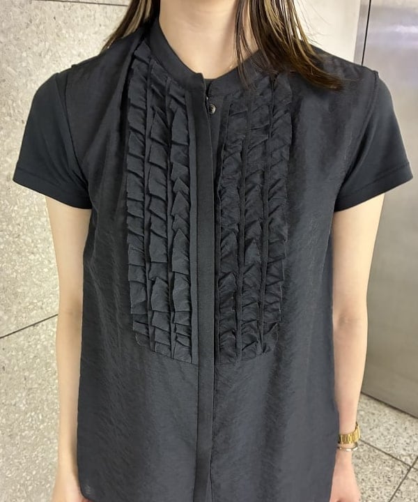 中平 あみさんの「BEAMS WOMEN｜レーヨンリネン フリルヨーク ブラウス」を使ったコーディネート