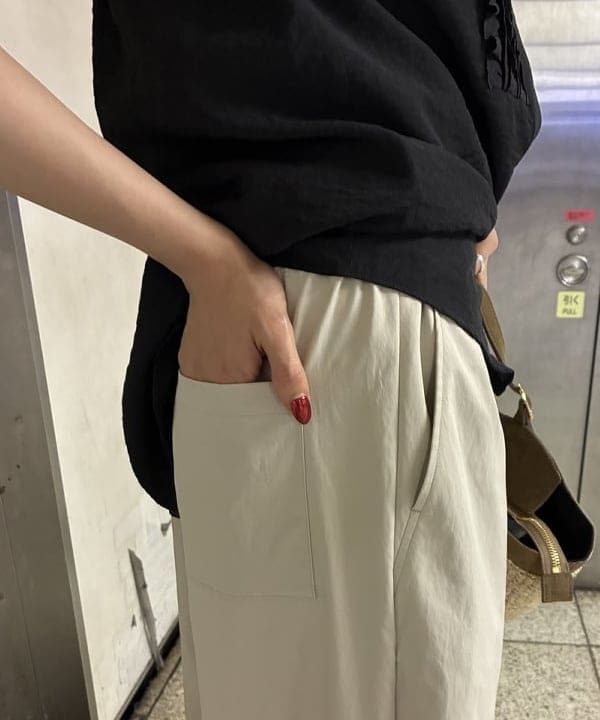 中平 あみさんの「BEAMS WOMEN｜レーヨンリネン フリルヨーク ブラウス」を使ったコーディネート