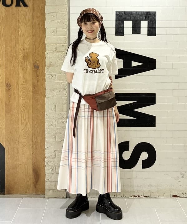 りかちょび/岸本梨佳さんの「BEAMS WOMEN｜ボーイ ビッグ タータン スカート」を使ったコーディネート