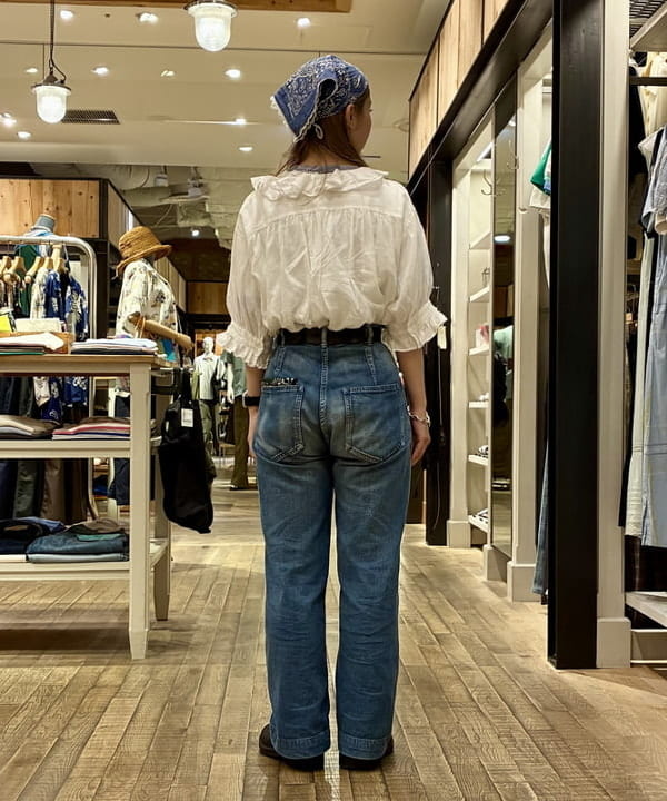 たぐみさんの「BEAMS WOMEN｜【別注】BUZZ RICKSON'S / USN デニム トラウザーズ」を使ったコーディネート