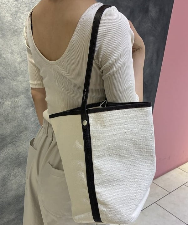 中田 優紀子さんの「BEAMS WOMEN｜ビーチサイド シャツ .M」を使ったコーディネート