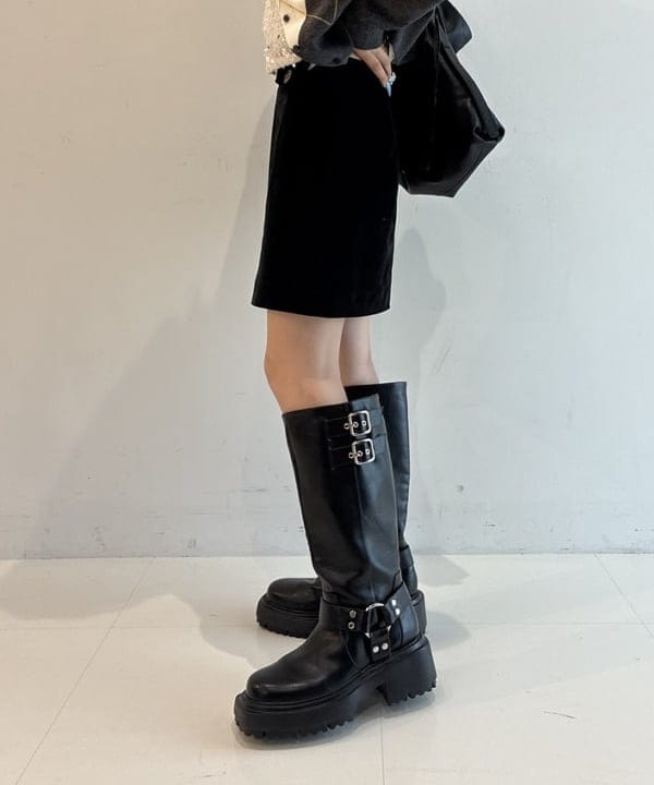 リズさんの「BEAMS WOMEN｜ベルト エンジニア ブーツ」を使ったコーディネート