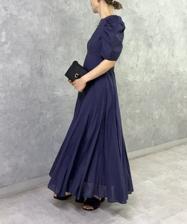 越智 里美さんの「BEAMS WOMEN｜【別注】MARIHA / 花のセレナーデのワンピース」を使ったコーディネート