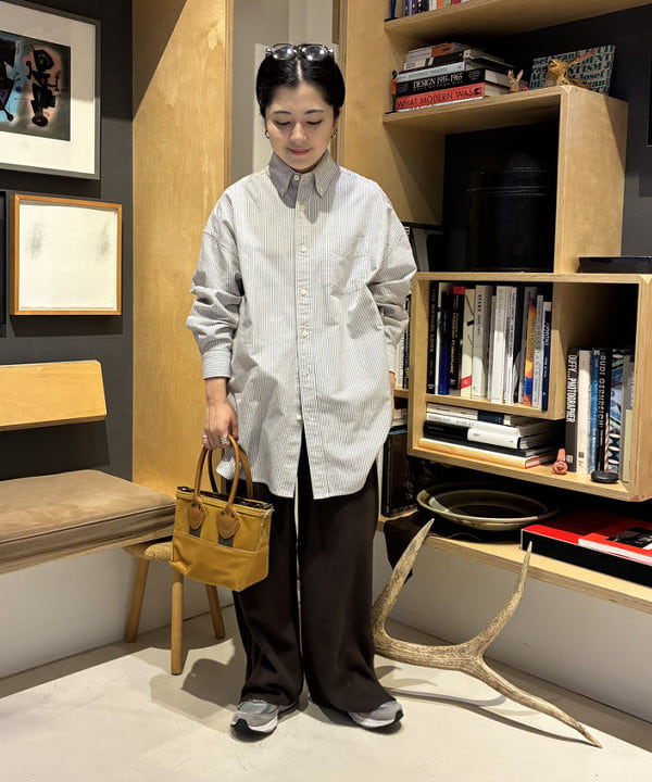 吉野 多恵さんの「BEAMS WOMEN｜【別注】L.L.Bean / Deep Bottom Leather Handle Zip Tote Mini」を使ったコーディネート