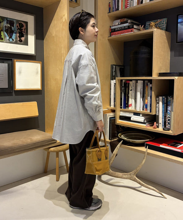 吉野 多恵さんの「BEAMS WOMEN｜【別注】L.L.Bean / Deep Bottom Leather Handle Zip Tote Mini」を使ったコーディネート