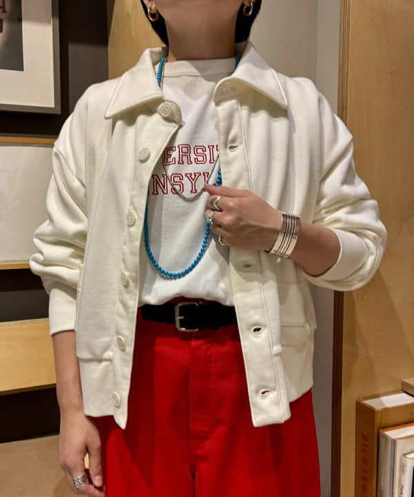 吉野 多恵さんの「BEAMS WOMEN｜カラード スウェットシャツ」を使ったコーディネート