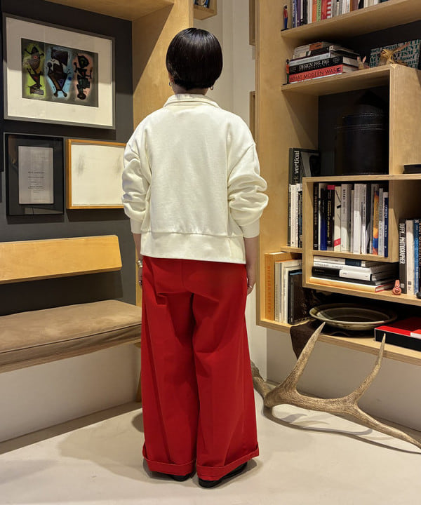 吉野 多恵さんの「BEAMS WOMEN｜カラード スウェットシャツ」を使ったコーディネート
