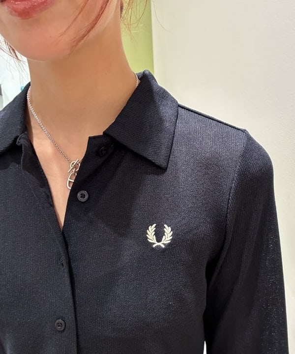 れいなさんの「BEAMS WOMEN｜【別注】FRED PERRY / ロングスリーブ ボタン ポロシャツ」を使ったコーディネート