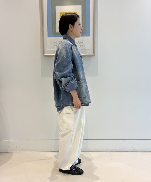 吉野 多恵さんの「BEAMS WOMEN｜【別注】BUZZ RICKSON'S / シャンブレー ロングスリーブ シャツ」を使ったコーディネート