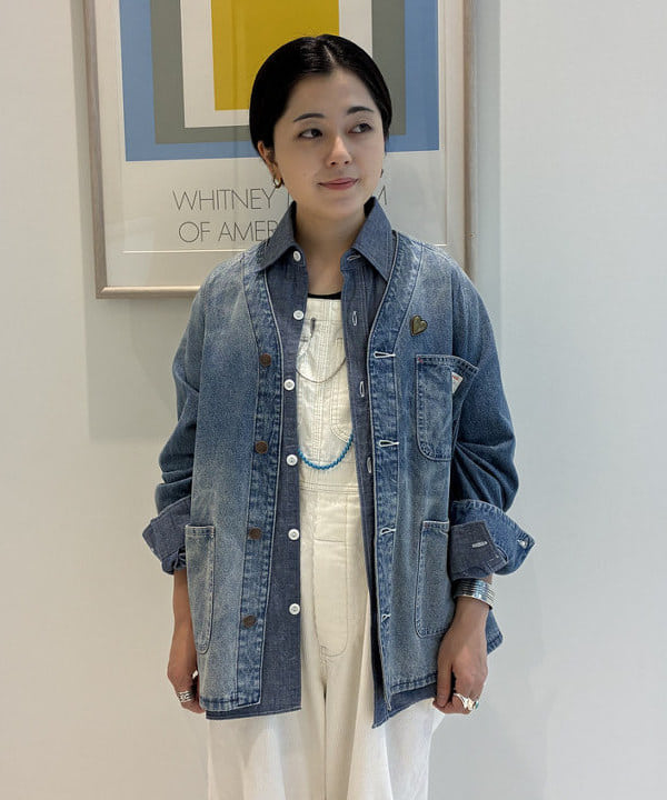 吉野 多恵さんの「BEAMS WOMEN｜【別注】BUZZ RICKSON'S / シャンブレー ロングスリーブ シャツ」を使ったコーディネート
