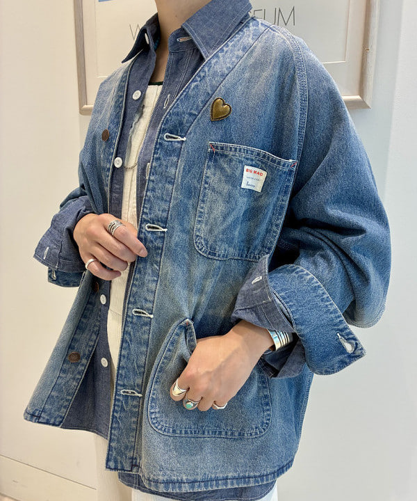 吉野 多恵さんの「BEAMS WOMEN｜【別注】BUZZ RICKSON'S / シャンブレー ロングスリーブ シャツ」を使ったコーディネート