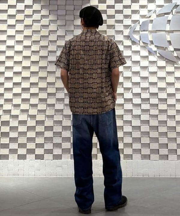 三宅 雄平さんの「BEAMS WOMEN｜Open Collar Block Print ③」を使ったコーディネート