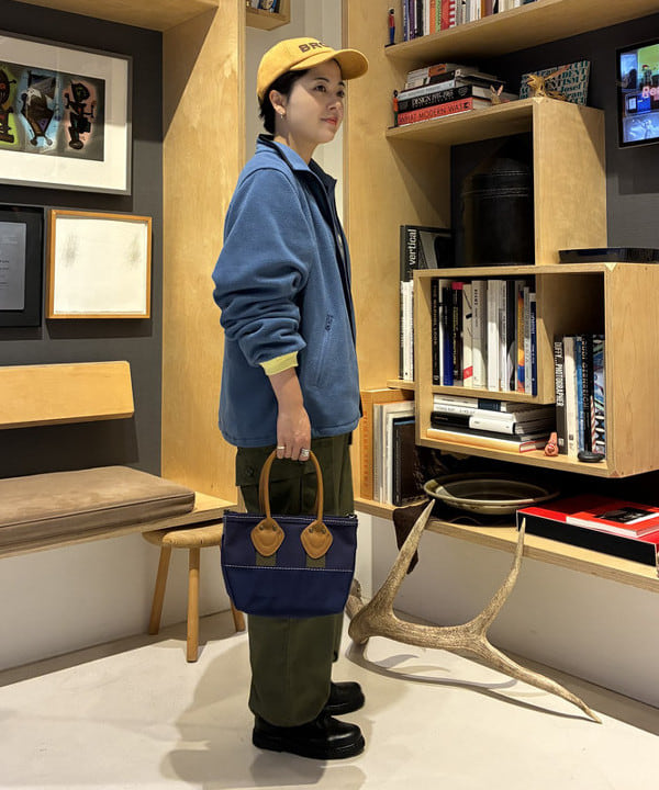 吉野 多恵さんの「BEAMS WOMEN｜【別注】BUZZ RICKSON'S / ポプリン アーミーパンツ」を使ったコーディネート