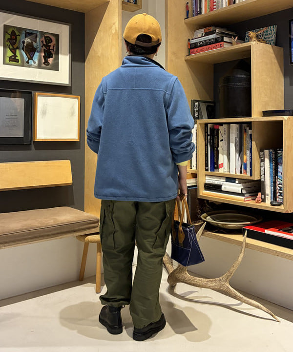 吉野 多恵さんの「BEAMS WOMEN｜【別注】BUZZ RICKSON'S / ポプリン アーミーパンツ」を使ったコーディネート
