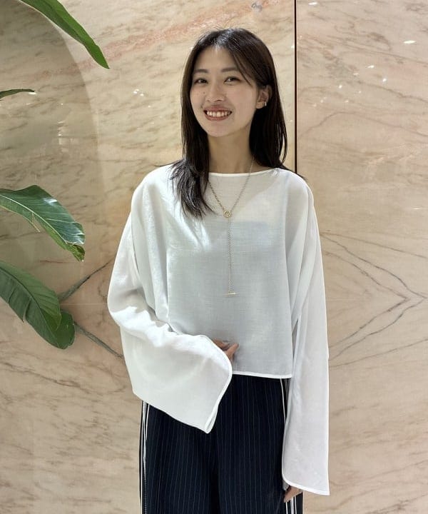 茂野 真楓さんの「BEAMS WOMEN｜ポプリン ドルマン ブラウス」を使ったコーディネート