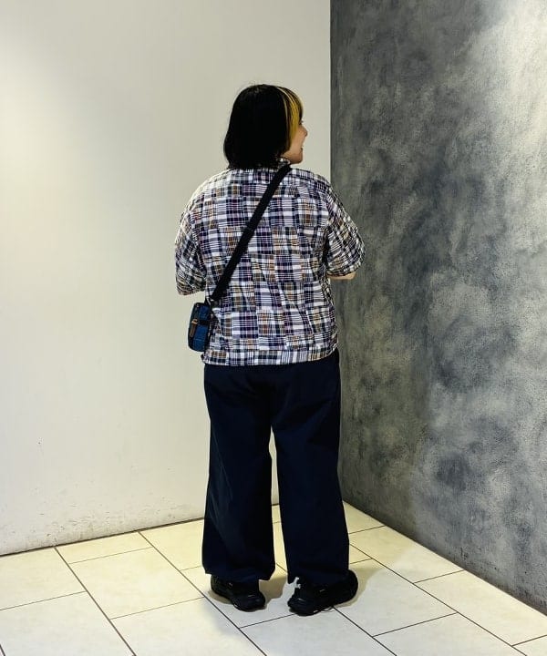 佐藤 歩さんの「BEAMS WOMEN｜Cabana Boy-SHT Patchwork Madras Navy」を使ったコーディネート