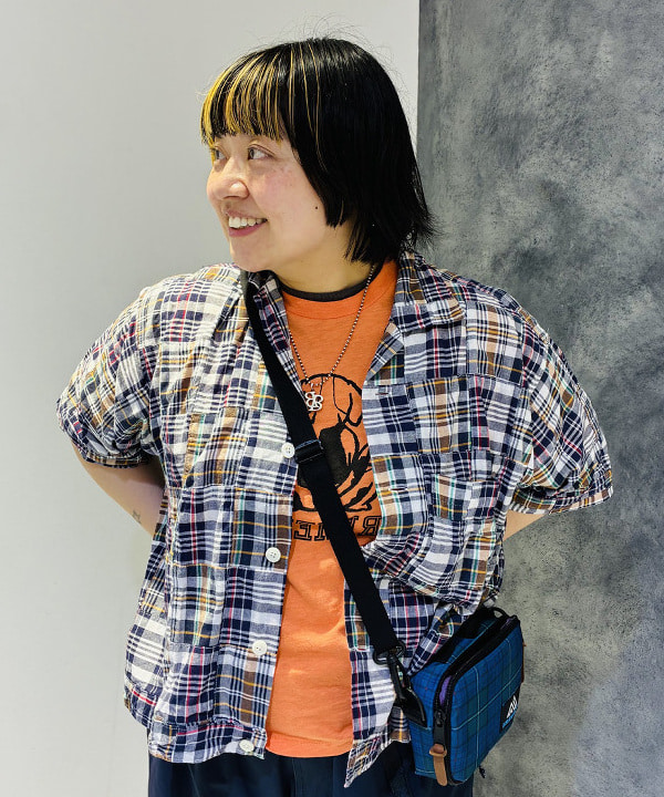 佐藤 歩さんの「BEAMS WOMEN｜Cabana Boy-SHT Patchwork Madras Navy」を使ったコーディネート