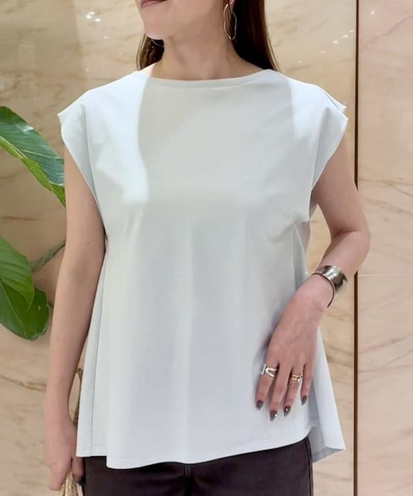 関 桂子さんの「BEAMS WOMEN｜【別注】COG THE BIGSMOKE / LISA フレンチスリーブ トップス」を使ったコーディネート