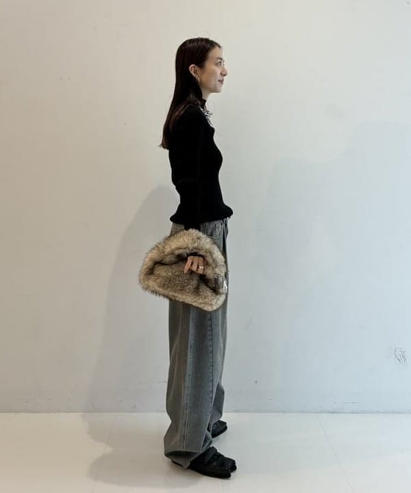 ササキさんの「BEAMS WOMEN｜デニム 1タック カーブ パンツ」を使ったコーディネート
