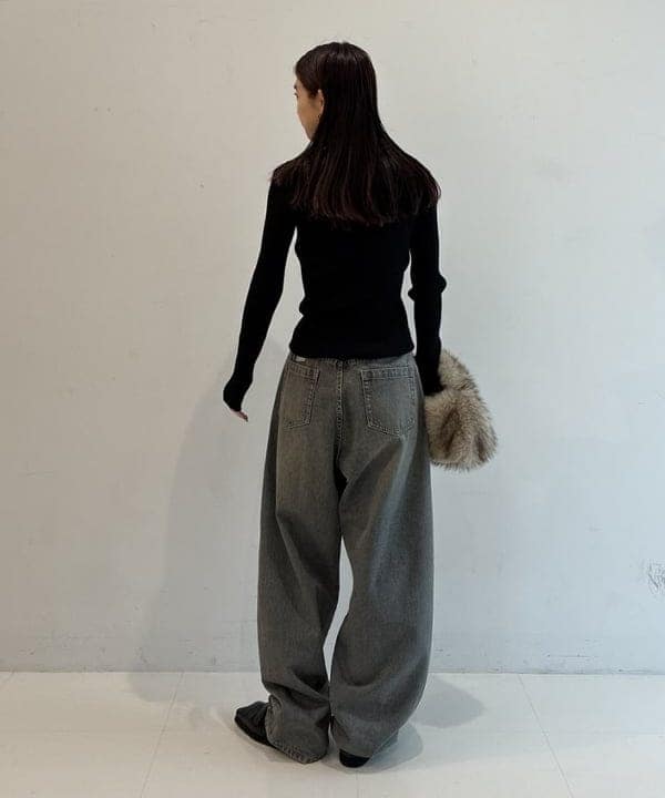 ササキさんの「BEAMS WOMEN｜デニム 1タック カーブ パンツ」を使ったコーディネート
