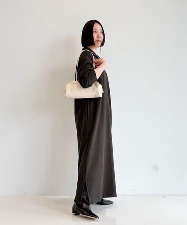 大川 美咲さんの「BEAMS WOMEN｜【別注】SLOANE / 裏毛 ハーフジップ ワンピース」を使ったコーディネート