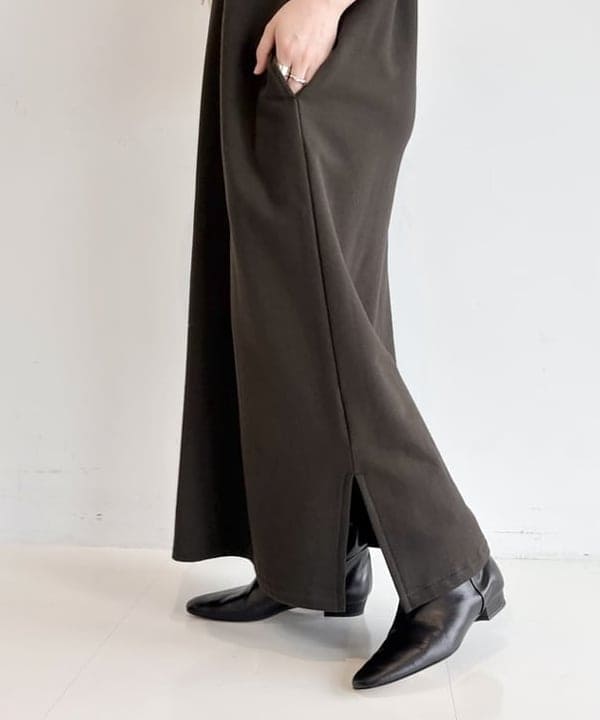 大川 美咲さんの「BEAMS WOMEN｜【別注】SLOANE / 裏毛 ハーフジップ ワンピース」を使ったコーディネート