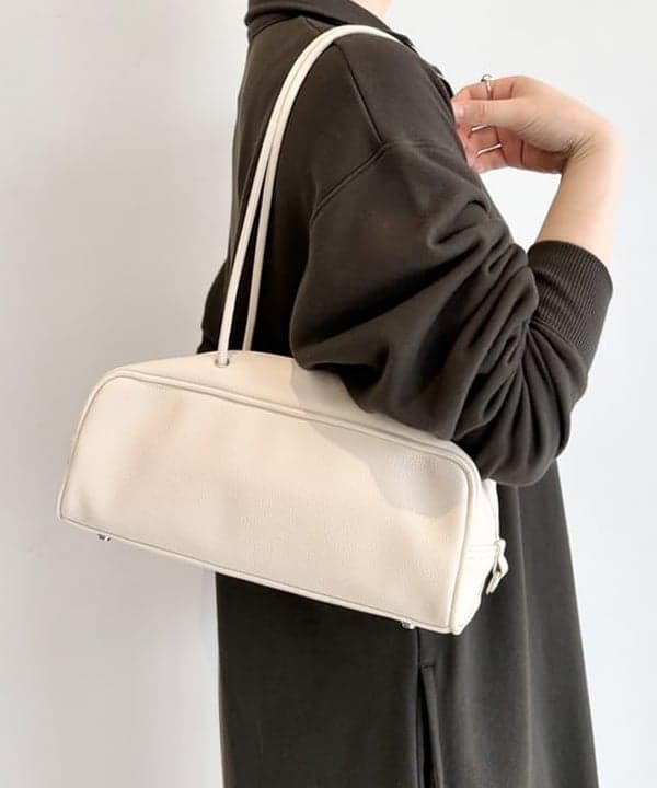 大川 美咲さんの「BEAMS WOMEN｜【別注】SLOANE / 裏毛 ハーフジップ ワンピース」を使ったコーディネート
