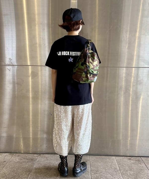 みりさんの「〈WOMEN〉FUJI ROCK FESTIVAL'26 / EISUKE HOSHI / ROCK STAR TEE」を使ったコーディネート
