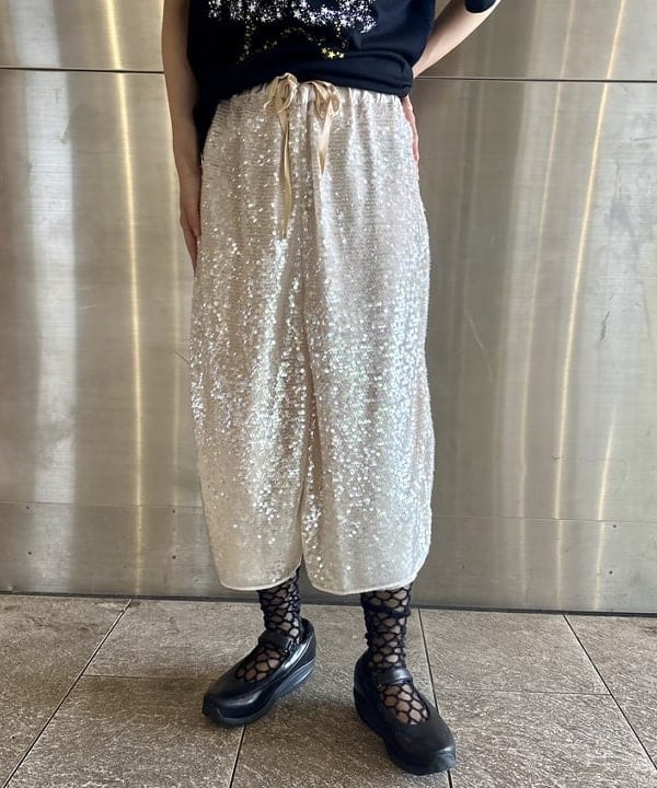 みりさんの「〈WOMEN〉FUJI ROCK FESTIVAL'26 / EISUKE HOSHI / ROCK STAR TEE」を使ったコーディネート