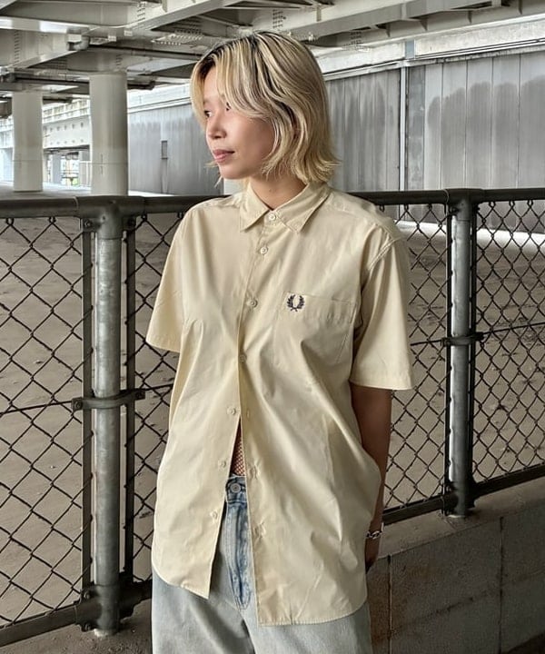 みやさかさんの「BEAMS WOMEN｜BEAMS｜【別注】FRED PERRY / Broad Short Sleeve Shirts｜半袖｜ブロード生地 上品｜別注 」を使ったコーディネート