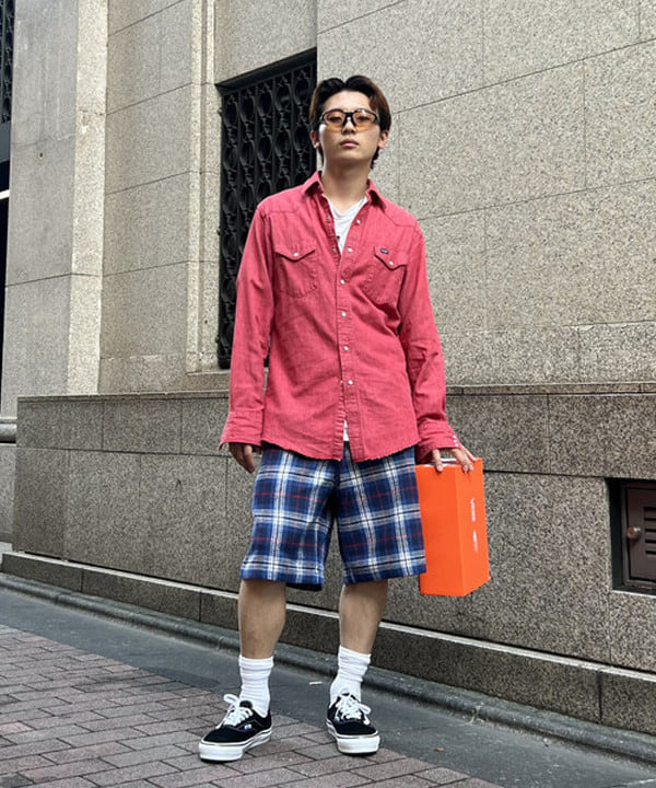 照田 拓史さんの「BEAMS WOMEN｜【別注】Dickies / チェック ショーツ」を使ったコーディネート