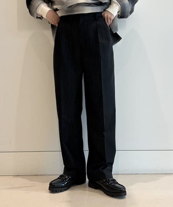 清水 彩乃さんの「BEAMS WOMEN｜【別注】G.H.Bass / BLACK BIT ローファー」を使ったコーディネート
