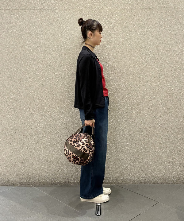 りかちょび/岸本梨佳さんの「BEAMS WOMEN｜【別注】Gramicci / 5ポケット ワイド デニム」を使ったコーディネート