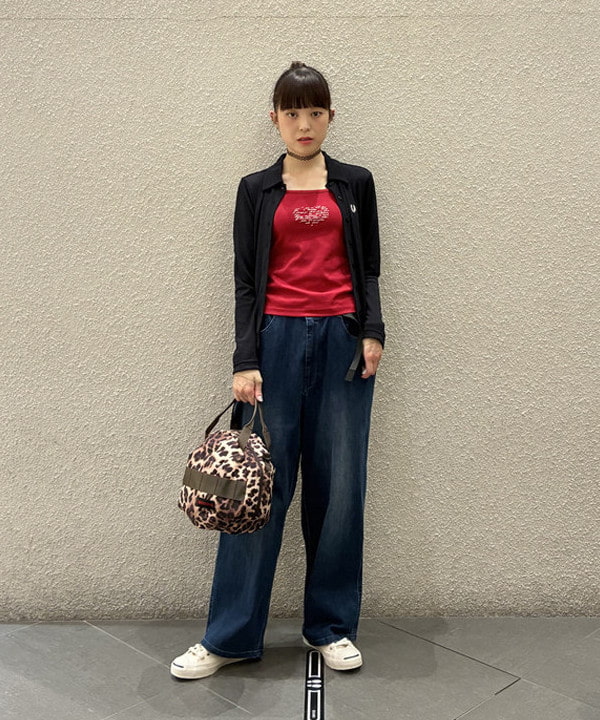 りかちょび/岸本梨佳さんの「BEAMS WOMEN｜【別注】Gramicci / 5ポケット ワイド デニム」を使ったコーディネート