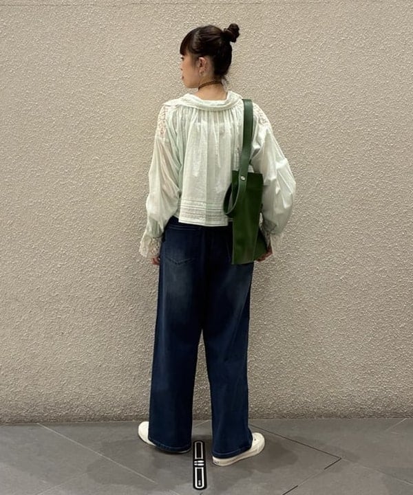 りかちょび/岸本梨佳さんの「BEAMS WOMEN｜ヴィンテージ レース ブラウス」を使ったコーディネート