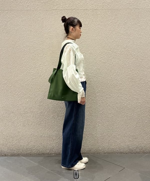 りかちょび/岸本梨佳さんの「BEAMS WOMEN｜ヴィンテージ レース ブラウス」を使ったコーディネート