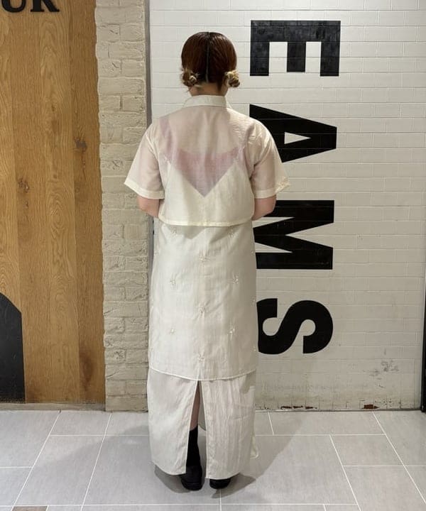 大石彩可さんの「BEAMS WOMEN｜ビーズ 刺繍 キャミ ワンピース」を使ったコーディネート