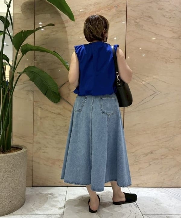 塚越 有紀さんの「BEAMS WOMEN｜GIANNI NOTARO / クロア付き バケット ショルダーバッグ」を使ったコーディネート