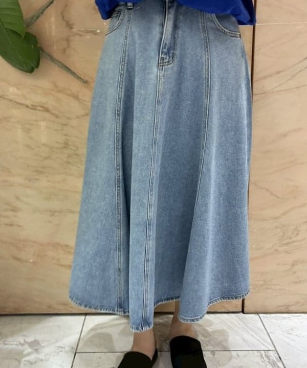 塚越 有紀さんの「BEAMS WOMEN｜GIANNI NOTARO / クロア付き バケット ショルダーバッグ」を使ったコーディネート