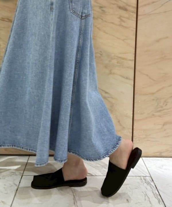塚越 有紀さんの「BEAMS WOMEN｜GIANNI NOTARO / クロア付き バケット ショルダーバッグ」を使ったコーディネート