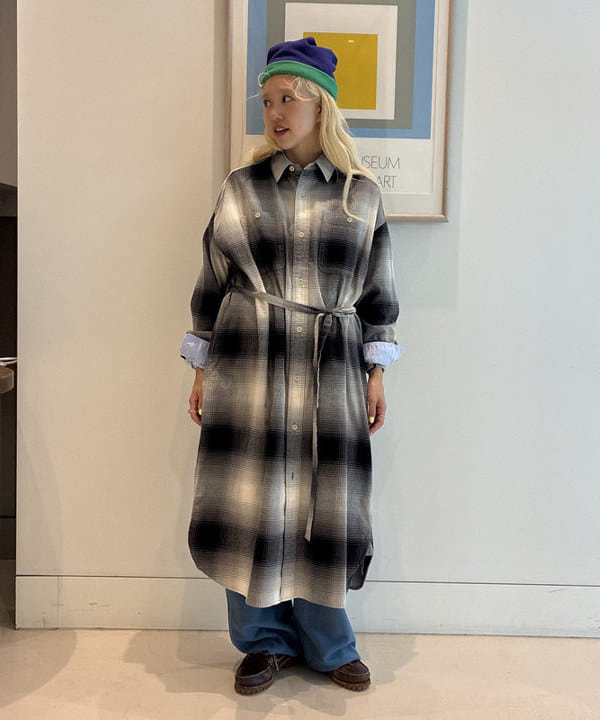 MATSUMOTO AMIさんの「BEAMS WOMEN｜ビッグ チェック ワンピース」を使ったコーディネート