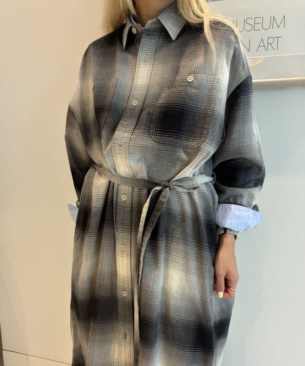 MATSUMOTO AMIさんの「BEAMS WOMEN｜ビッグ チェック ワンピース」を使ったコーディネート