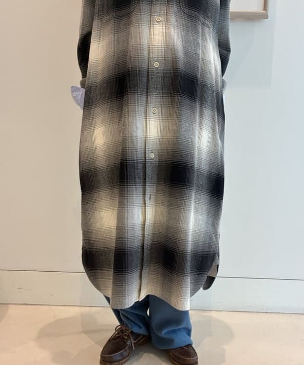 MATSUMOTO AMIさんの「BEAMS WOMEN｜ビッグ チェック ワンピース」を使ったコーディネート