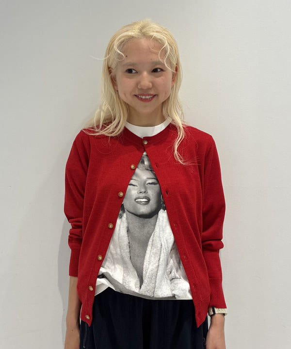 MATSUMOTO AMIさんの「BEAMS WOMEN｜【別注】NEEDLES / トラック ヒザデル パンツ」を使ったコーディネート