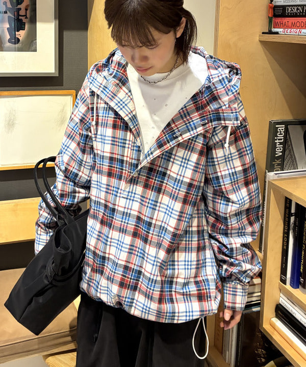 マツミヤさんの「BEAMS WOMEN｜チェック フーディシャツ」を使ったコーディネート